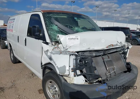 2010 Chevrolet Express 2500 Work Van z USA, uszkodzony, nr VIN 1GCZGFDA4A1118783